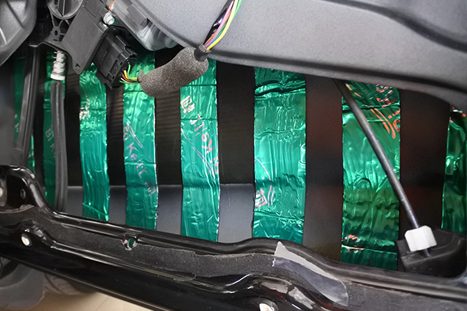 还是这个经典组合，大众朗逸改装TEC MY6K+霸克C10.3超低音，2.1小炸机系统