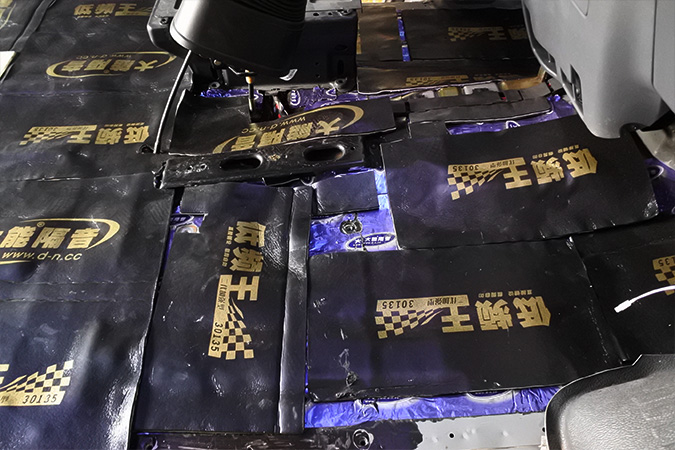 福特全顺大能优质专业定制版全车隔音并且改装全套美国霸克RK-X3最新优质三分频汽车音响