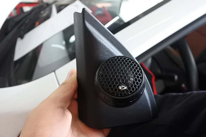 丰田致炫无损换装意大利TEC MY6K两分频套装喇叭+霸克CX650同轴喇叭